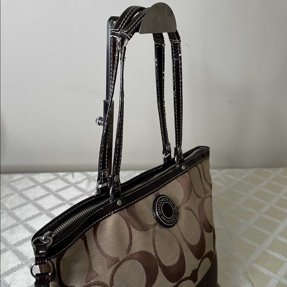 ✨Rehab Coach Tan and Brown Signature Tote - Picture 3 of 9